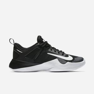 Black Nike Tennis Shoes